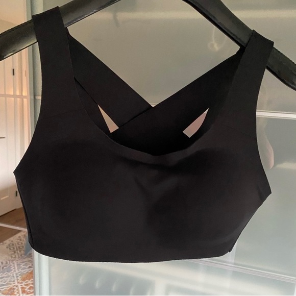 Lululemon Enlight sports bra - Picture 4 of 5
